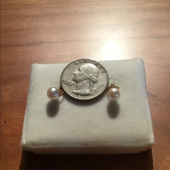 6 mm Pearl Stud Earrings - Picture 3 of 3